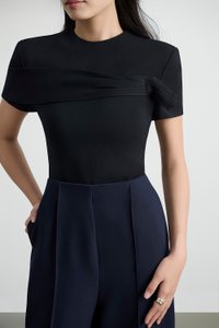 Cori Tailored Side Pleated Sleeves in Classic Black