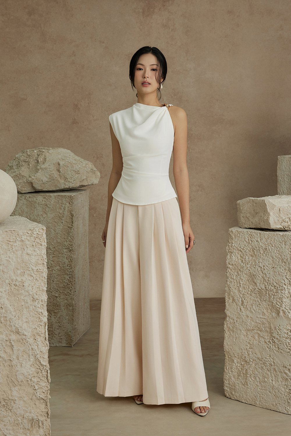 Deonna Wide Leg Pants With Pleats in Cream