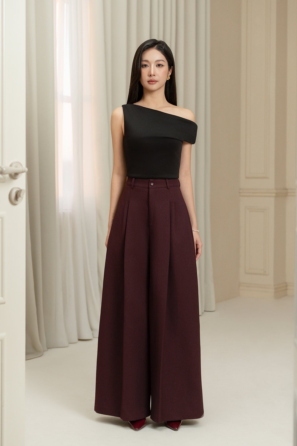 Eula Padded Asymmetrical Shoulder Crop Top in Classic Black
