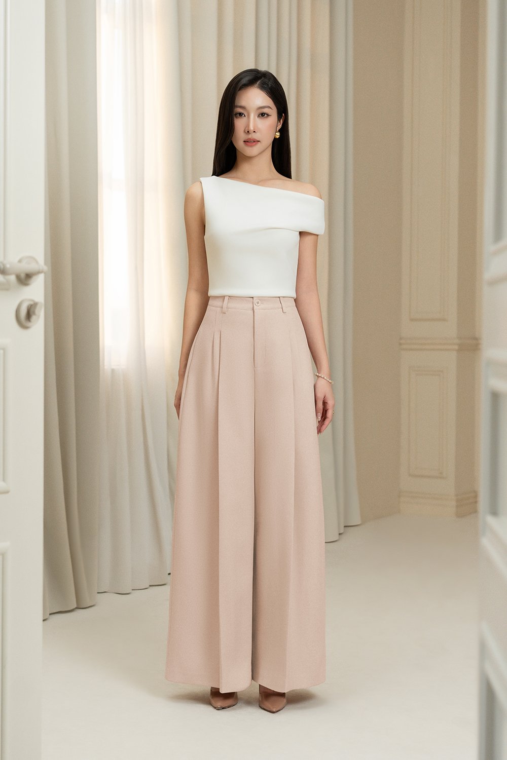 Eula Padded Asymmetrical Shoulder Crop Top in Iconic White