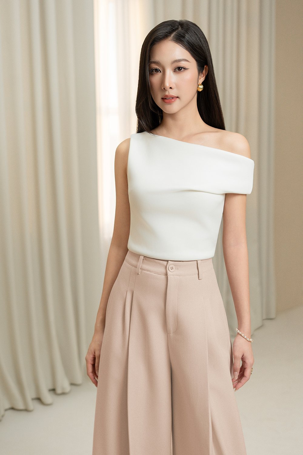 Eula Padded Asymmetrical Shoulder Crop Top in Iconic White
