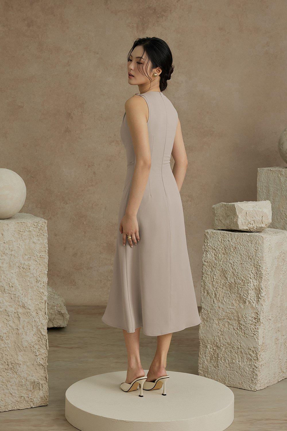 Iona Asymmetrical Shoulder Dress in Light Grey