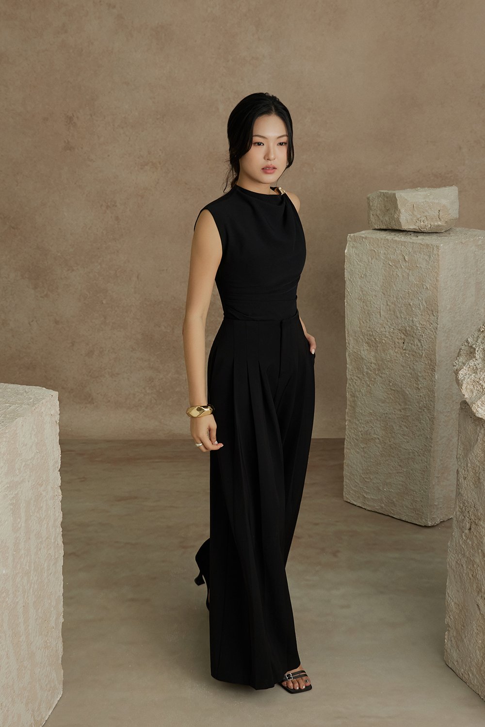 Isa Asymmetrical Shoulder Drape Top in Classic Black
