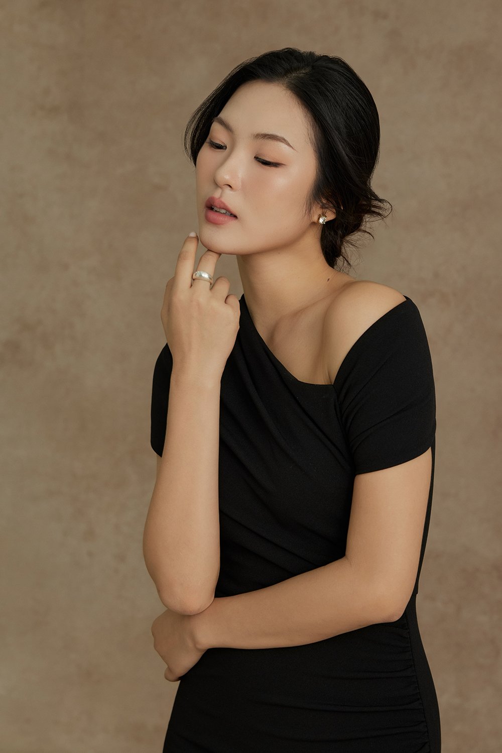 Noa Padded Asymmetrical Neckline Pencil Dress in Classic Black