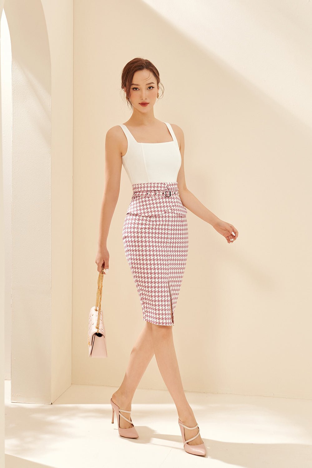 Ansley Peplum Dress in White/Rose Houndstooth