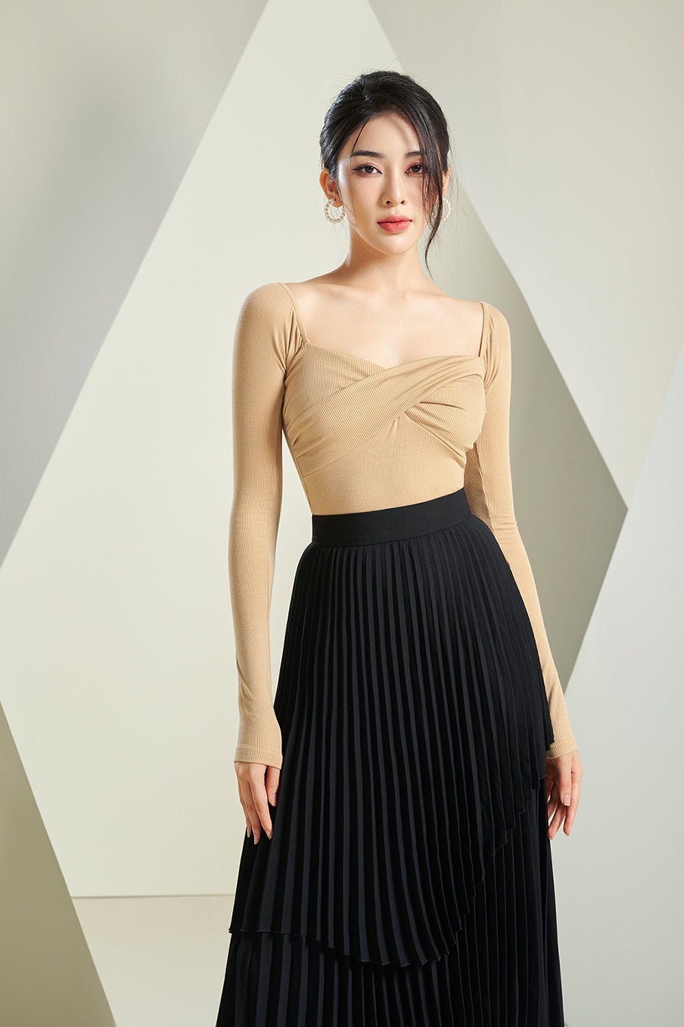 Elise&eacute; Twist Front Ribbed Cropped Top in Beige