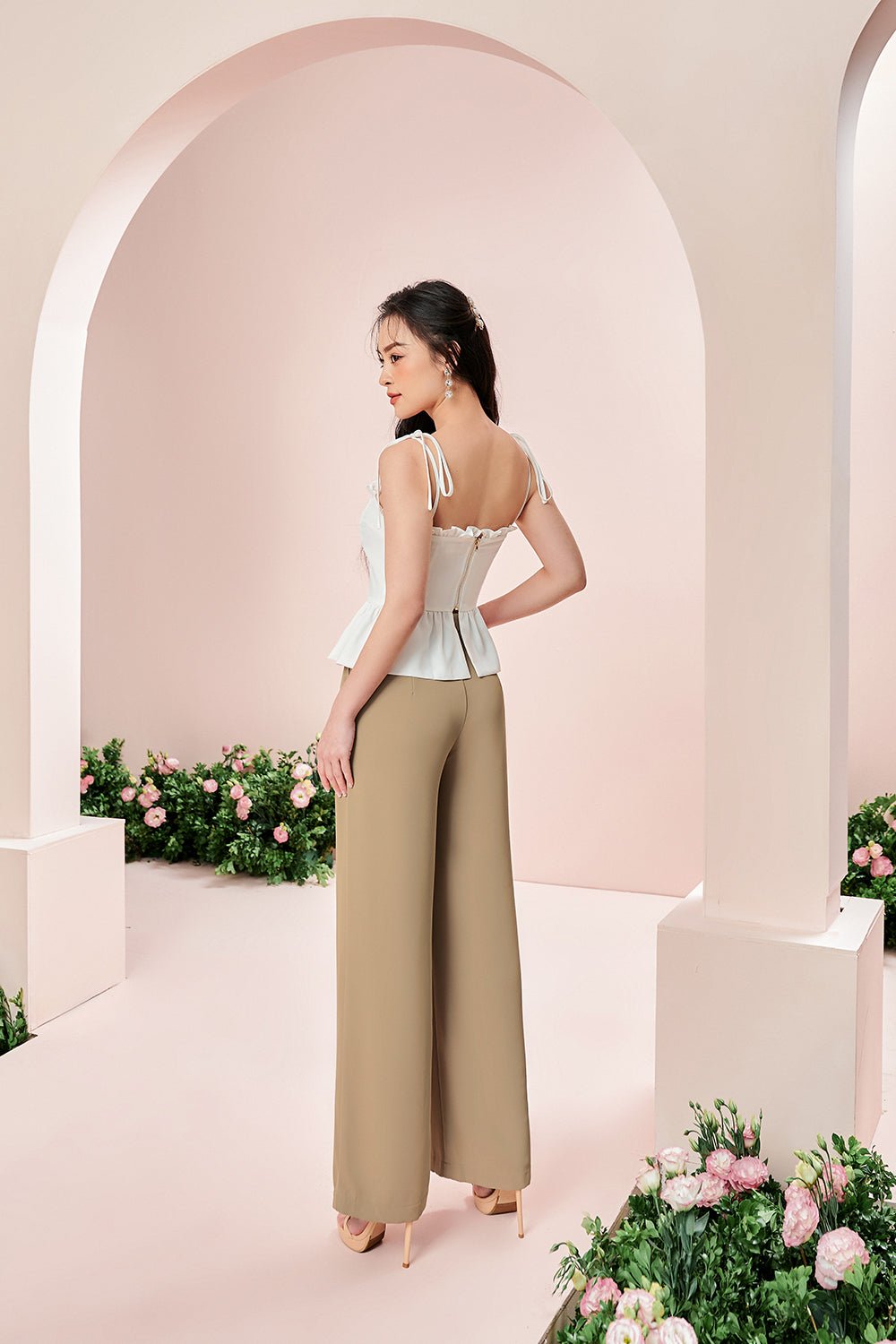 Halle Straight Leg Pants in Iconic White