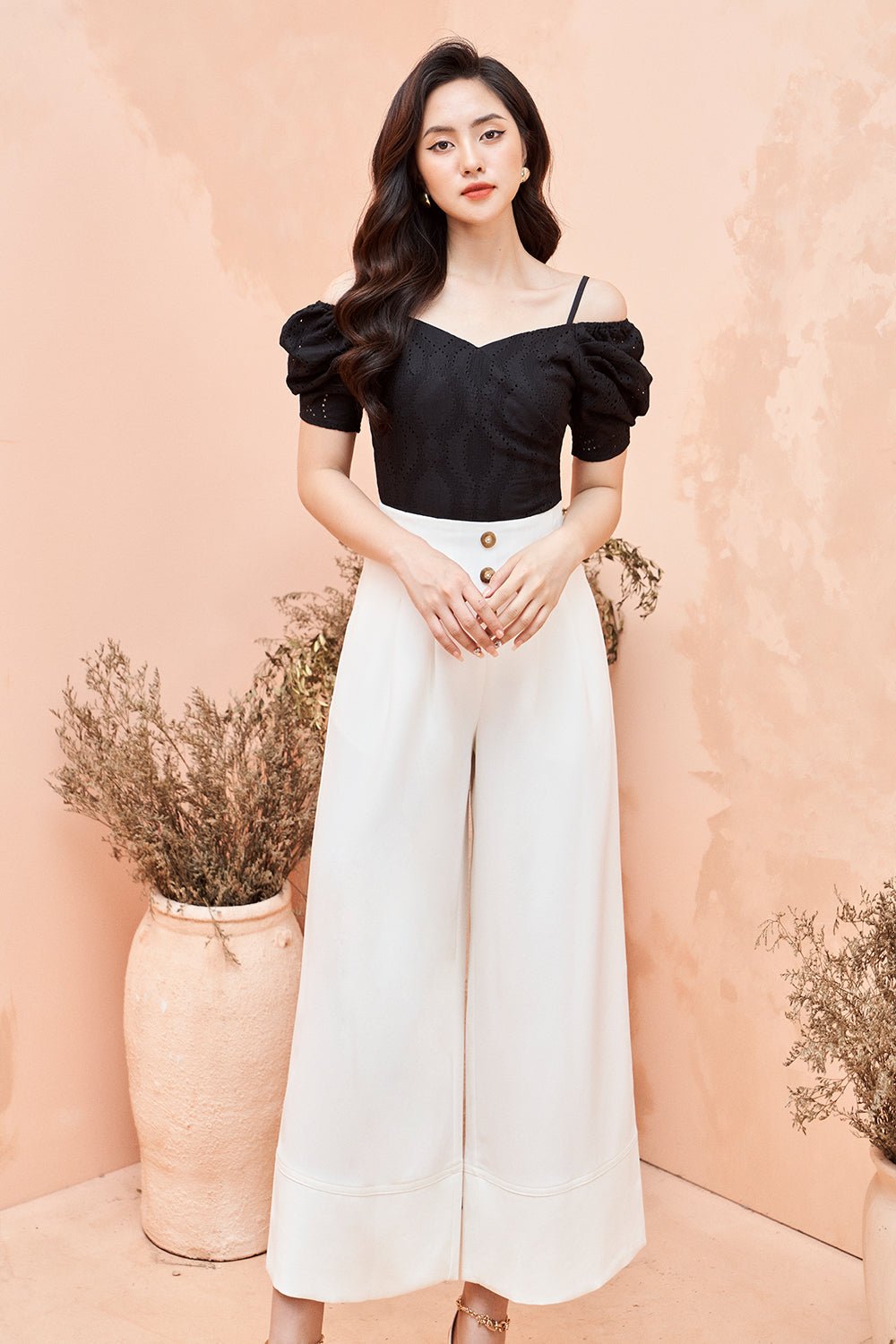 Claria Eyelet Puff Sleeves Top in Black (XS)