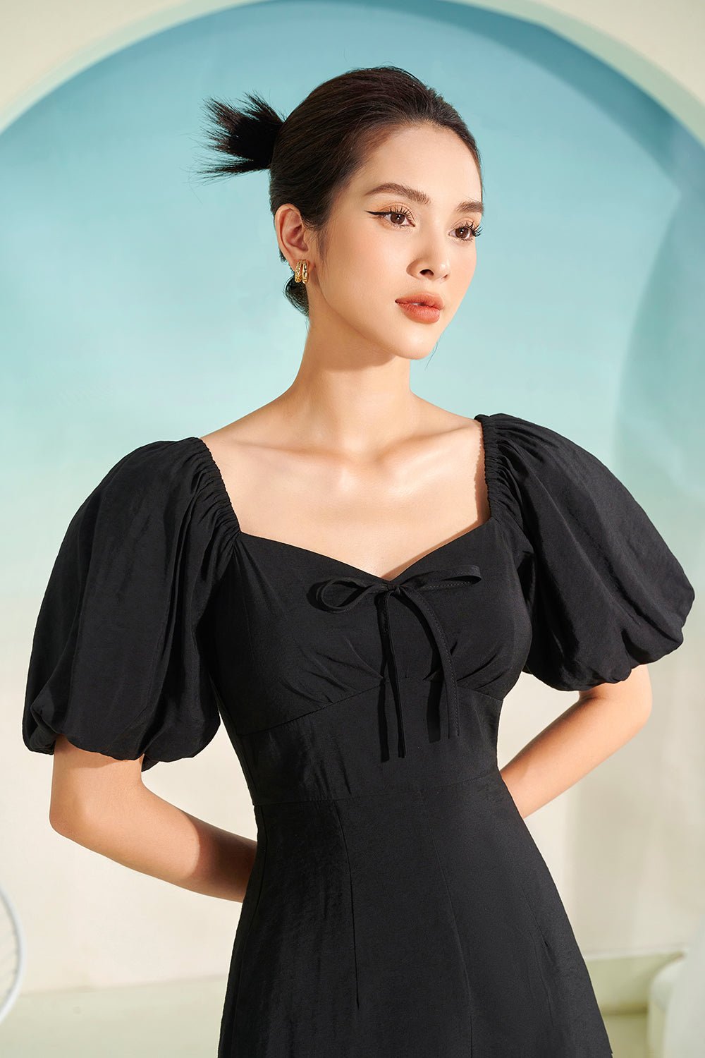 Gillian Billowy Sleeves Ribbon Playsuit in Classic Black