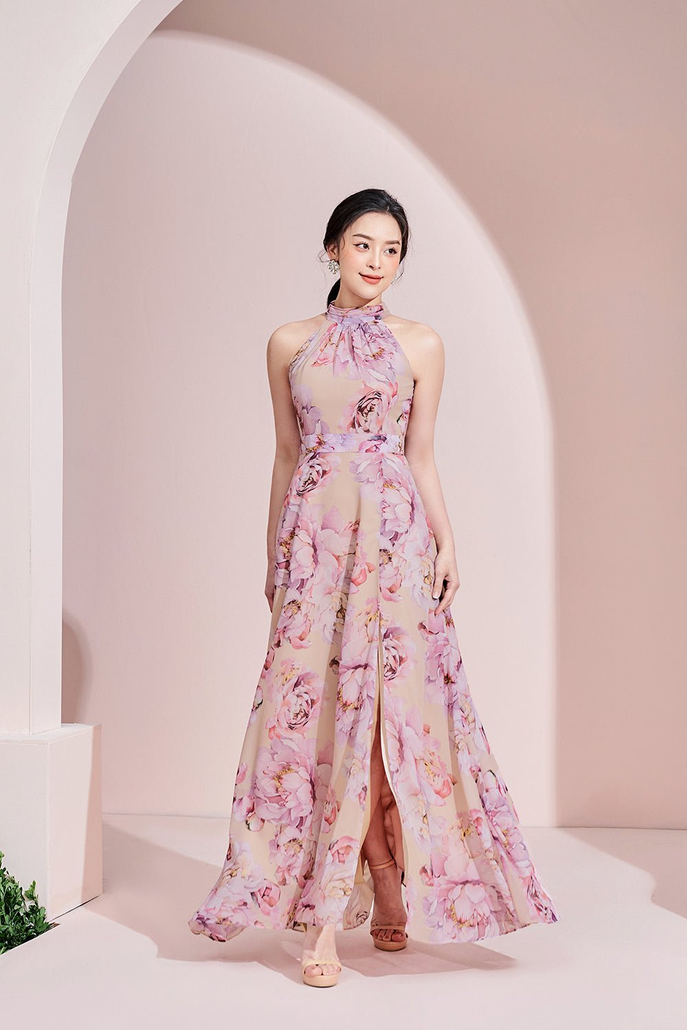 Gwenyth Tie-Back Halter Padded Maxi Dress in Peony/Dusty Blue