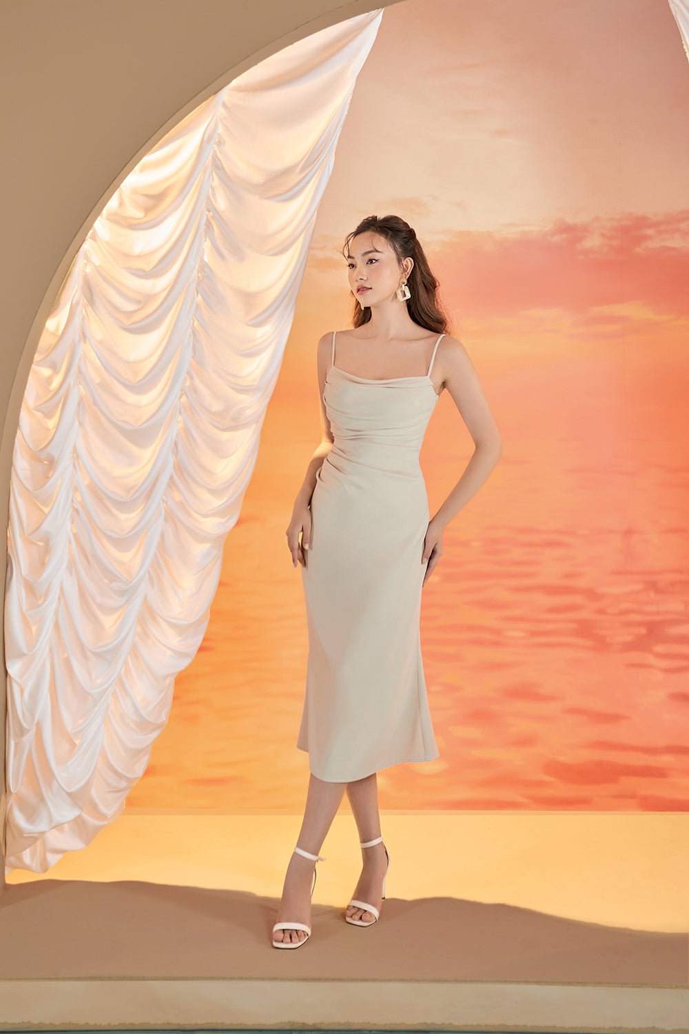 Keren Pleated Twist Back Padded Dress in Cream