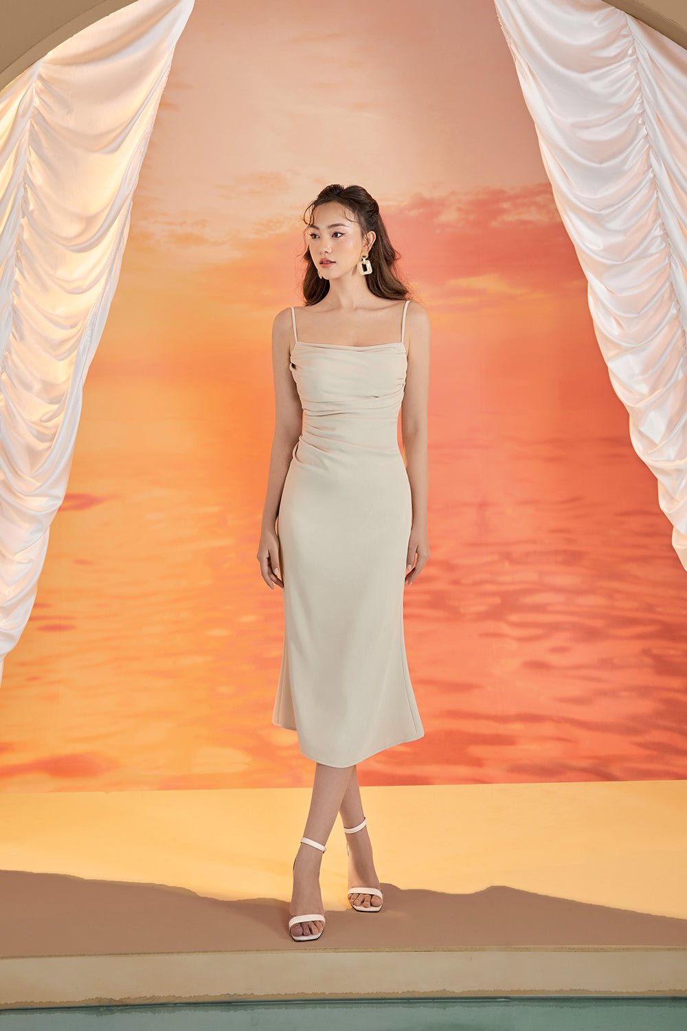 Keren Pleated Twist Back Padded Dress in Cream