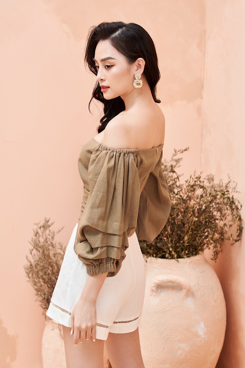 Layfette Linen Shorts in White