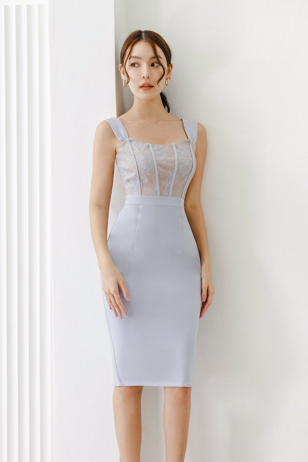 Sealia Lace Fitted Midi Dress in Beige Rose