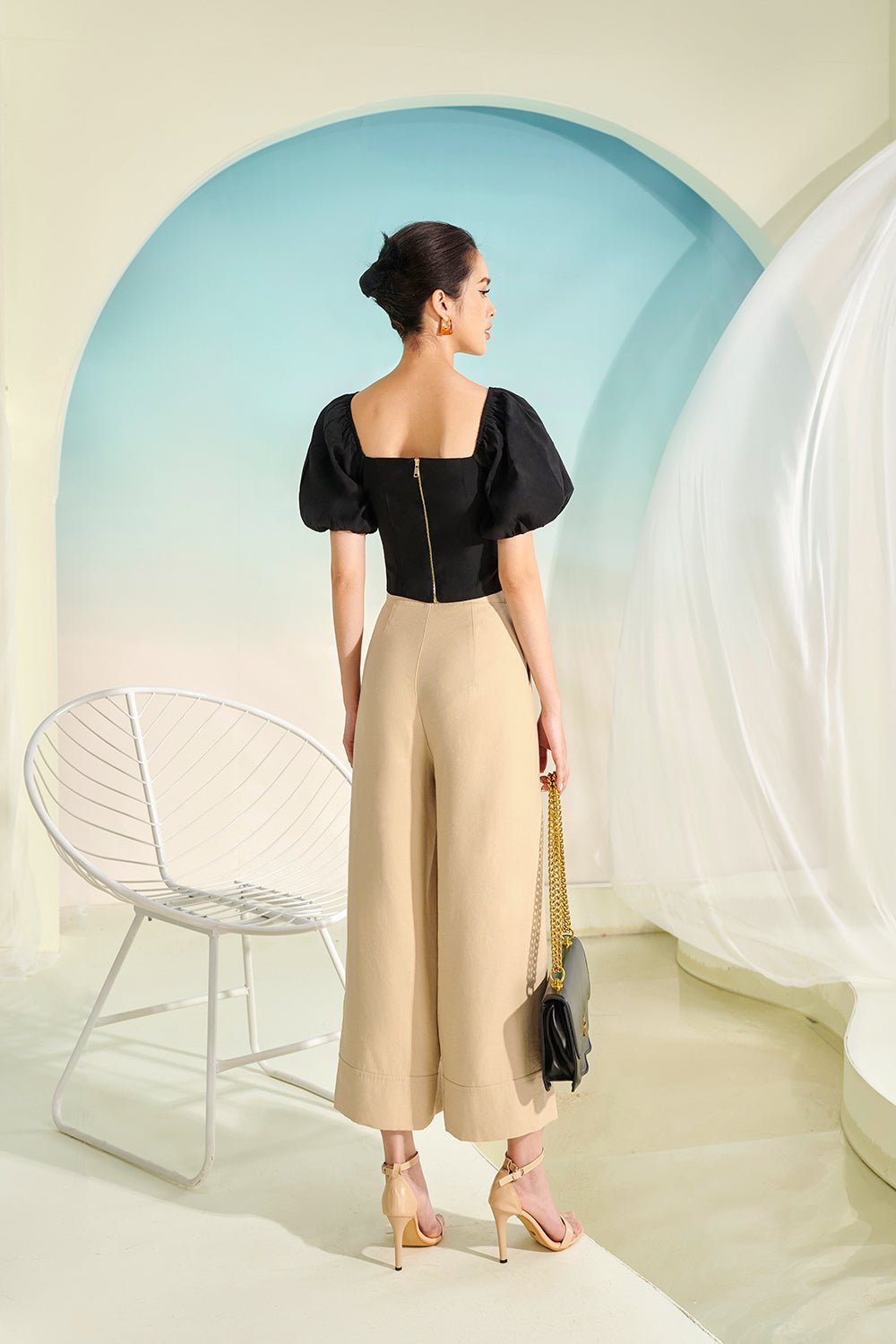 Tatum Puffy Sleeves Blouse in Classic Black