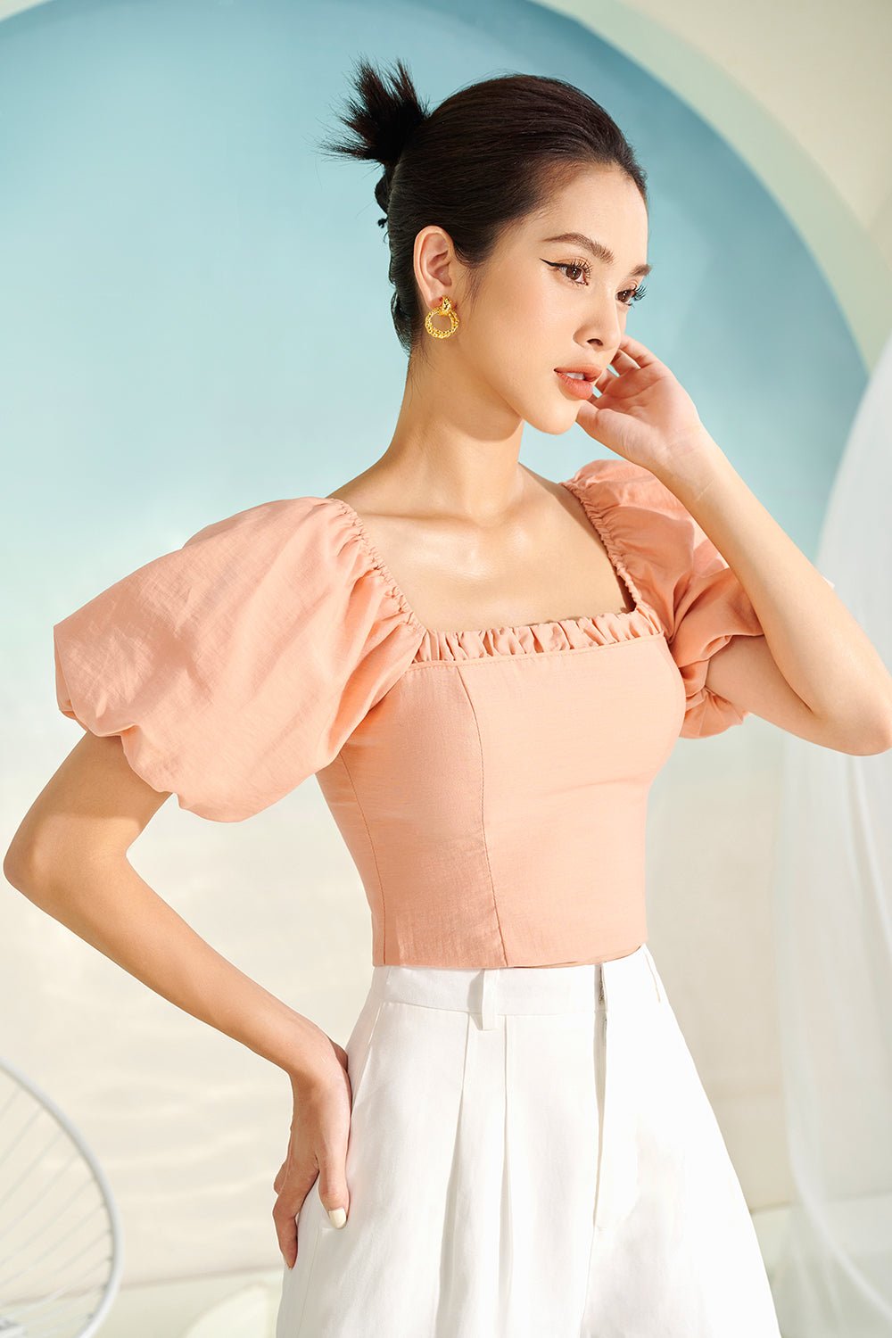 Tatum Puffy Sleeves Blouse in Classic Black