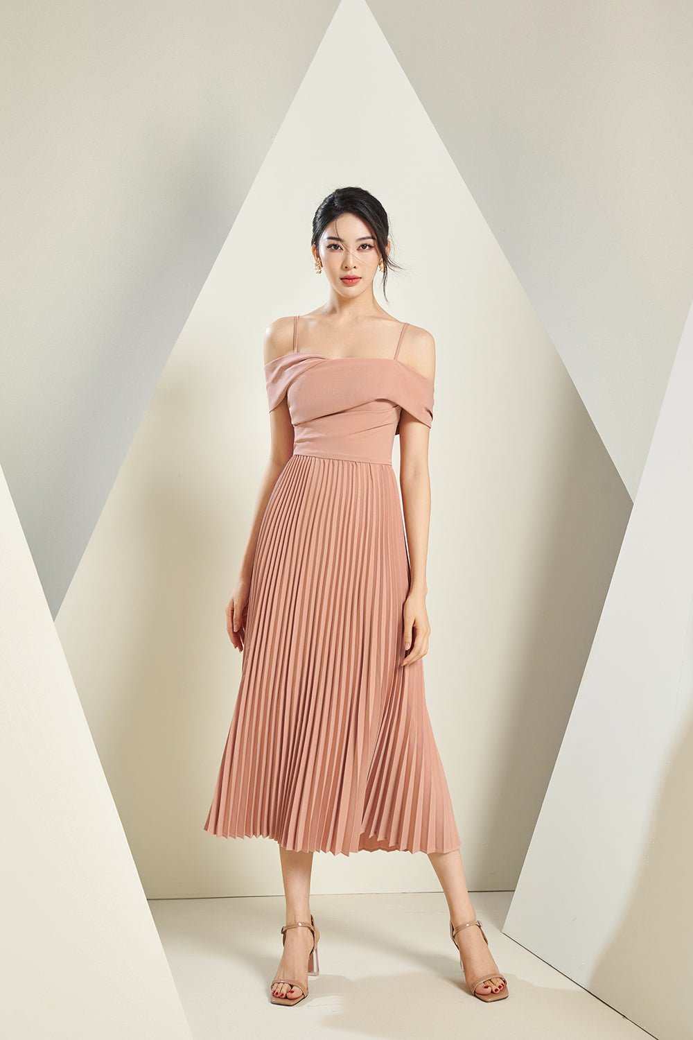 Tilda Off-shoulder Pleat Midi Dress in Desert Rose