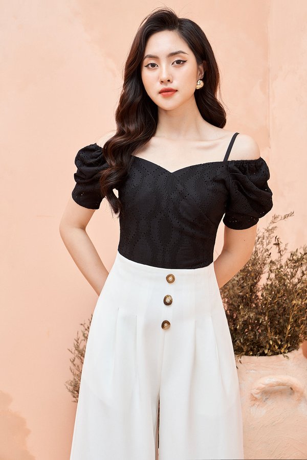 Claria Eyelet Puff Sleeves Top in Black (XS)