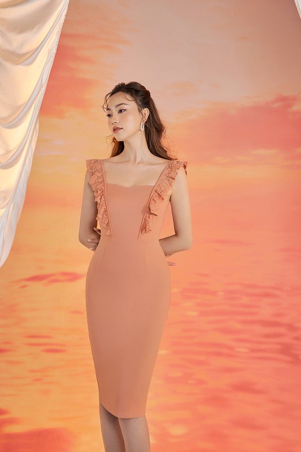 Clementine Lace Frills Fitted Dress in Sweet Peach