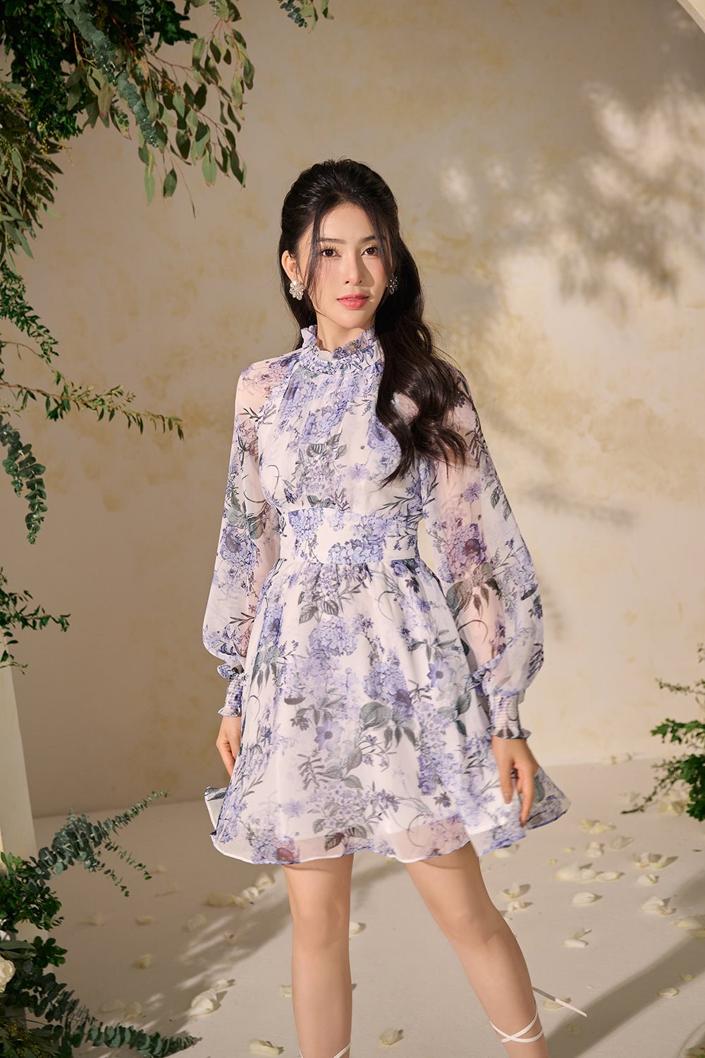 Gisele Billowy Sleeves Mini Dress in Violet Floral