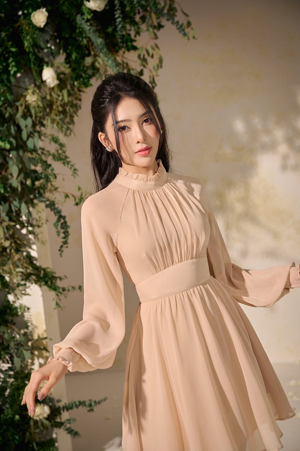 Gisele Billowy Sleeves Mini Dress in Nude Pink