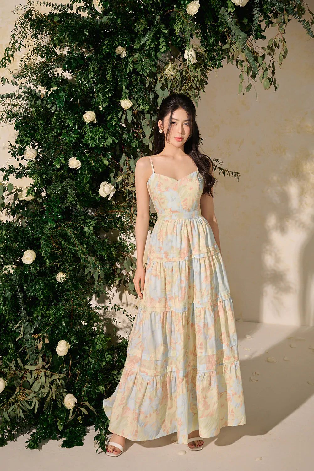 Lilou Sweetheart Neckline Tiered Maxi Dress in Orange/Yellow Abstract Floral