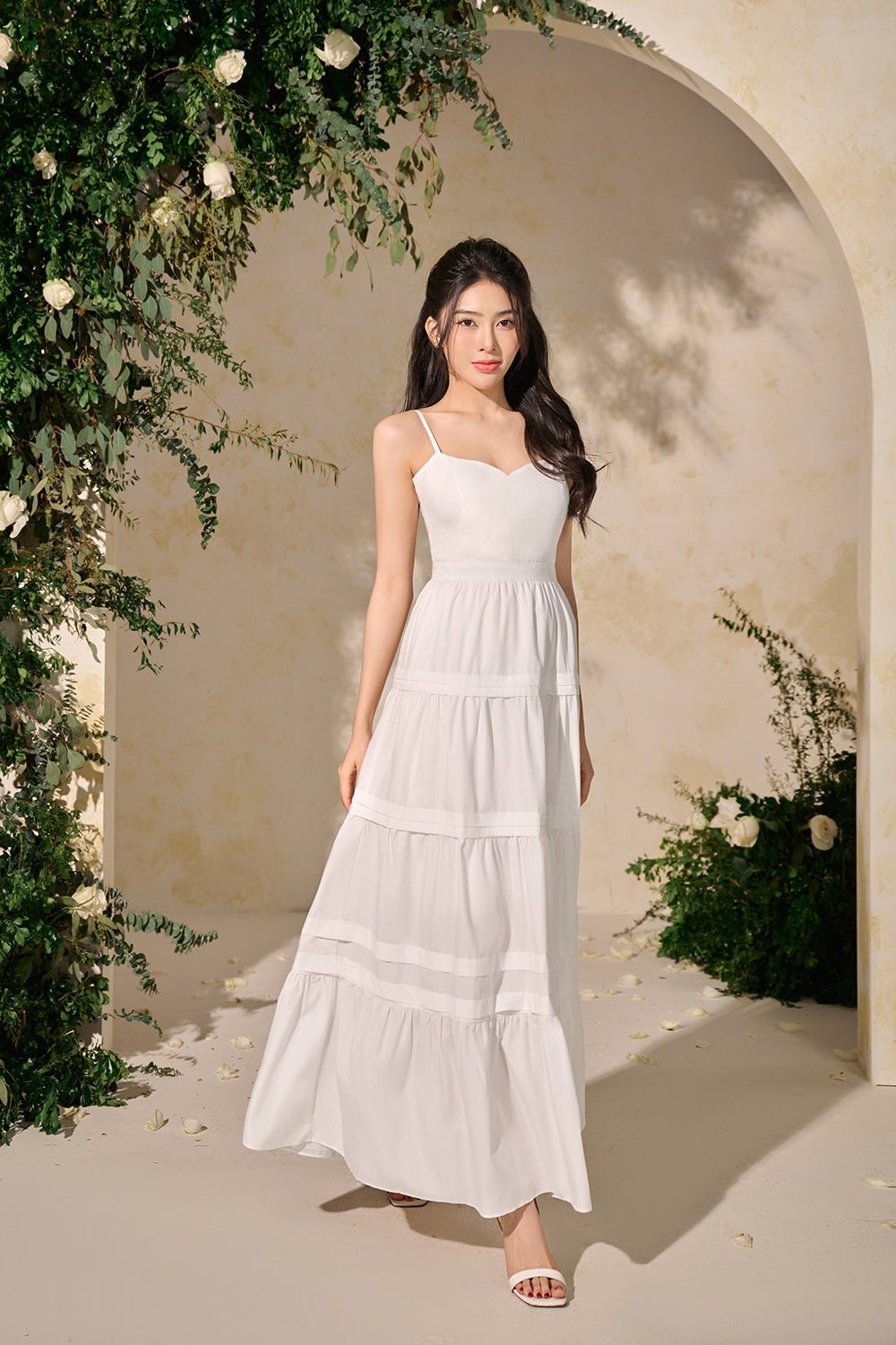 Lilou Sweetheart Neckline Tiered Maxi Dress in Iconic White