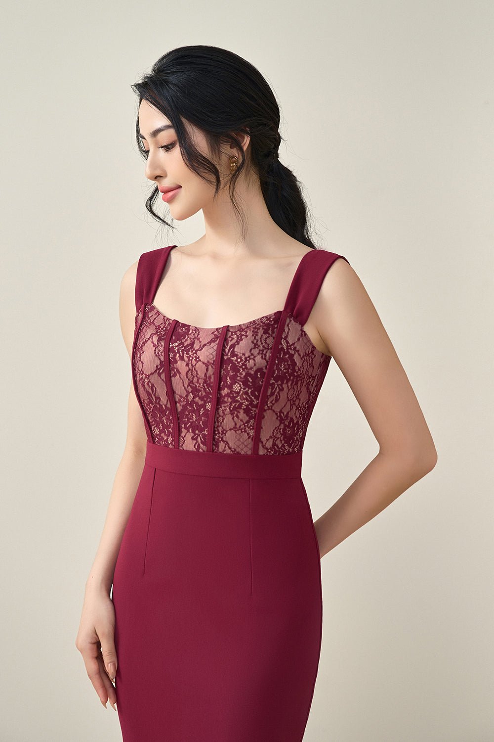 Sealia Lace Fitted Midi Dress in Wine Red